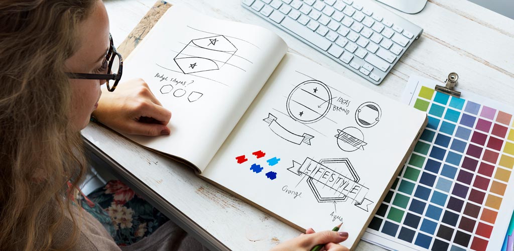 Naming / branding- Esencial Plus